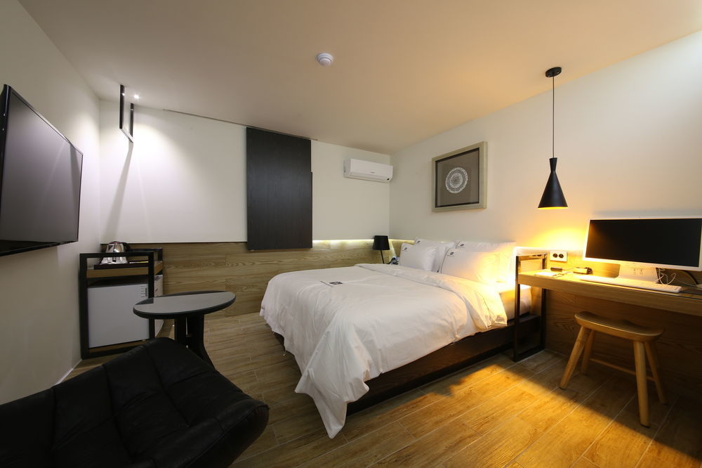 Avenue Hotel Jeonju Exterior photo